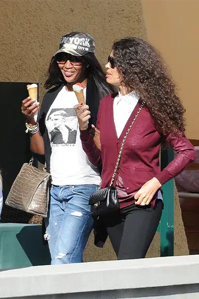 naomi and afef with a ice cream in portofino