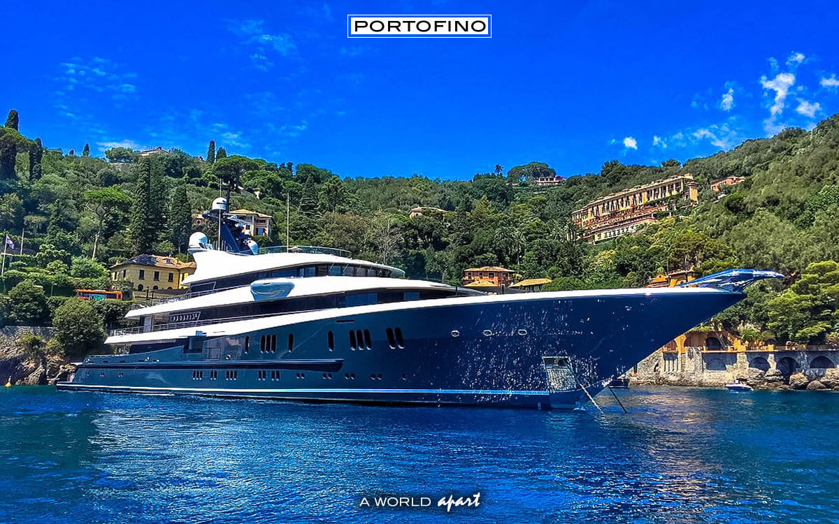 A yacht in the Cannone Bay at Portofino