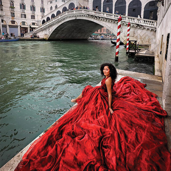 Kristine at the Rialto Bridge - Venezia